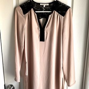 Daniel Rainn long sleeve lace shoulder blouse S